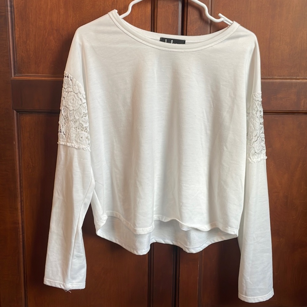 White long sleeve lace sleeve. Size M